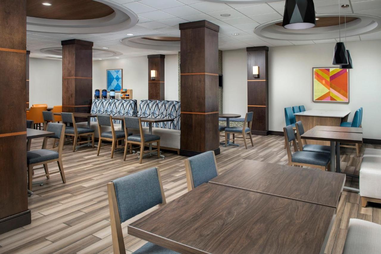 Holiday Inn Express & Suites Knoxville-Clinton By Ihg Exterior photo