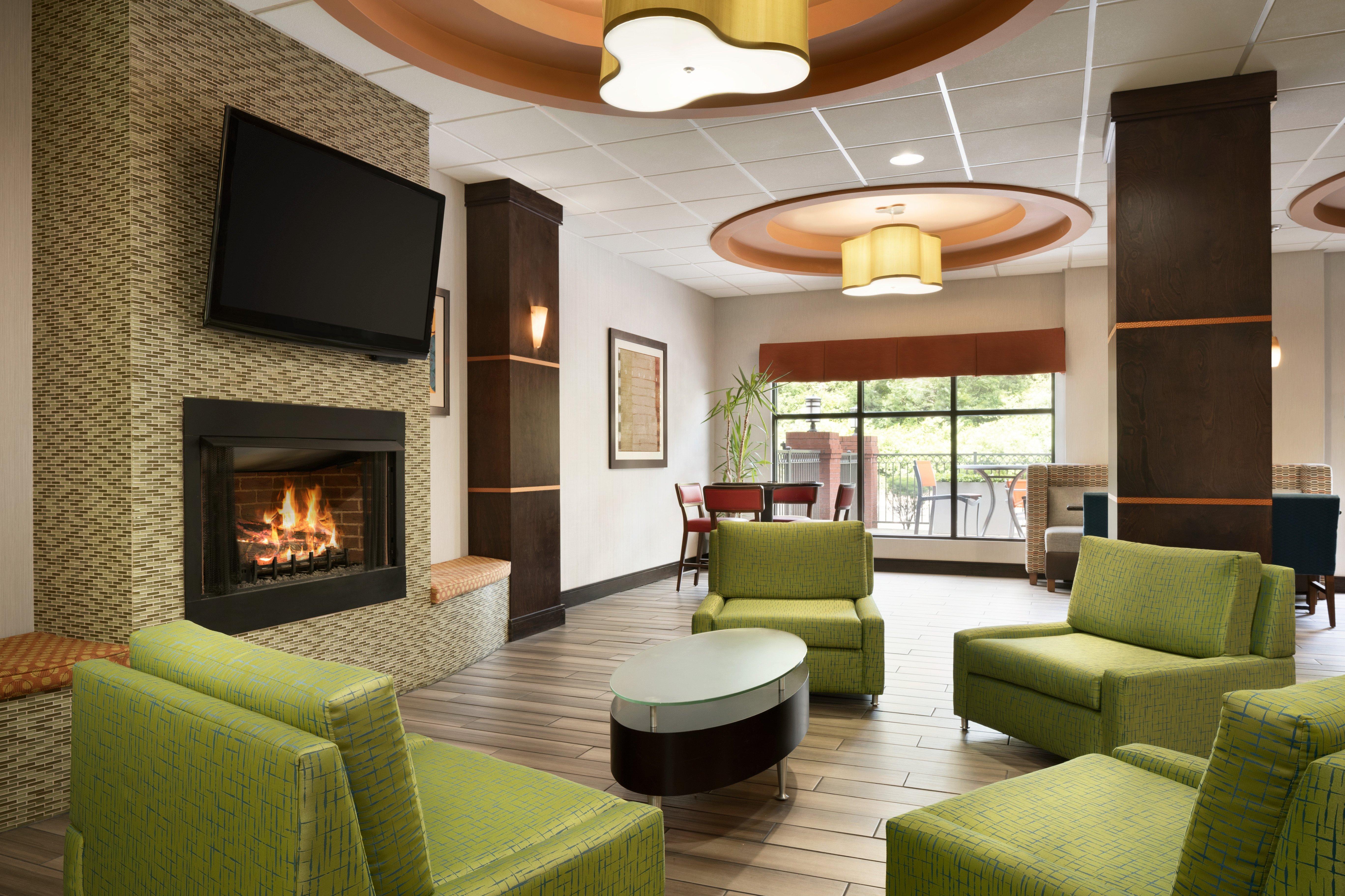 Holiday Inn Express & Suites Knoxville-Clinton By Ihg Exterior photo