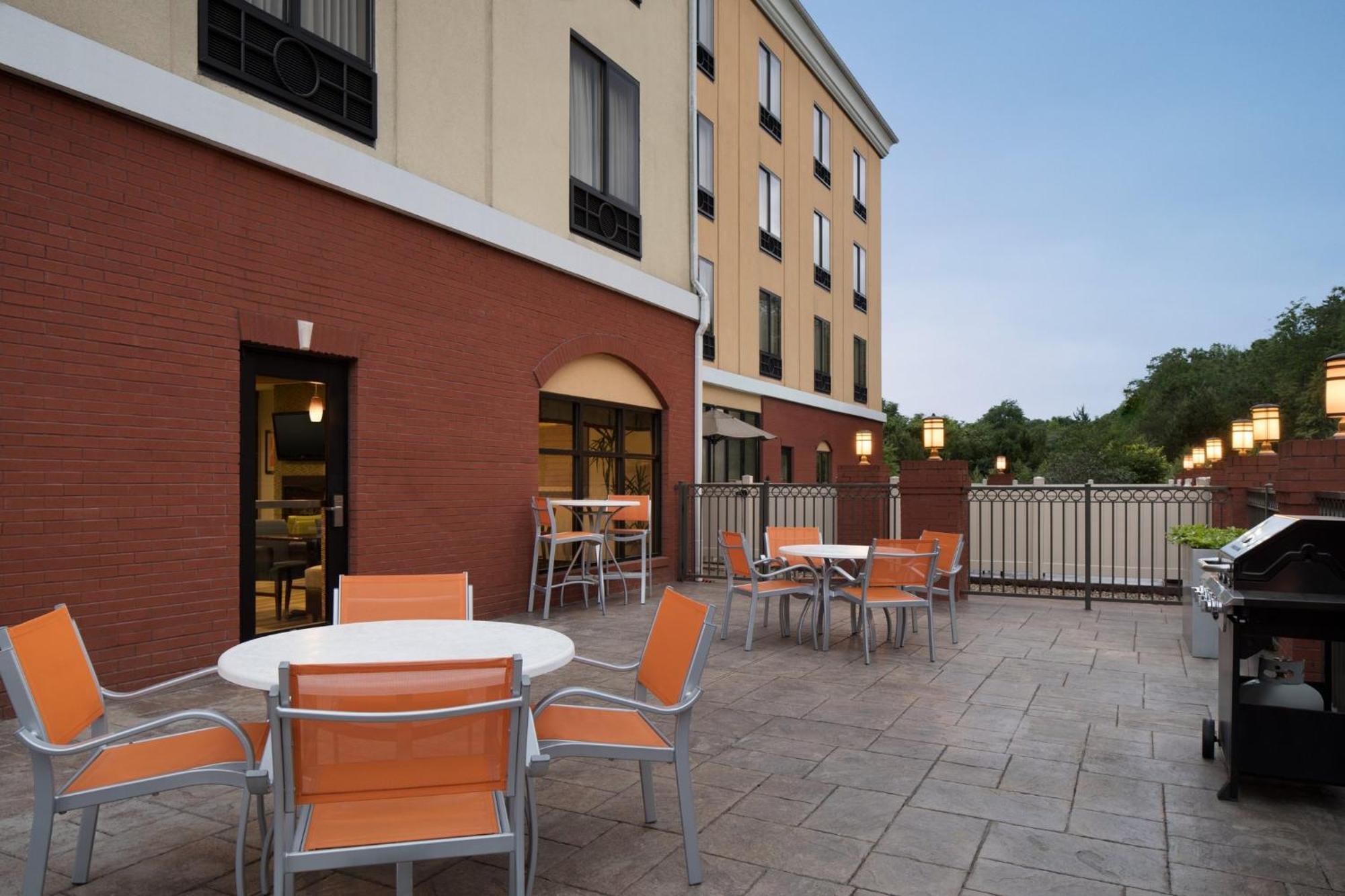 Holiday Inn Express & Suites Knoxville-Clinton By Ihg Exterior photo